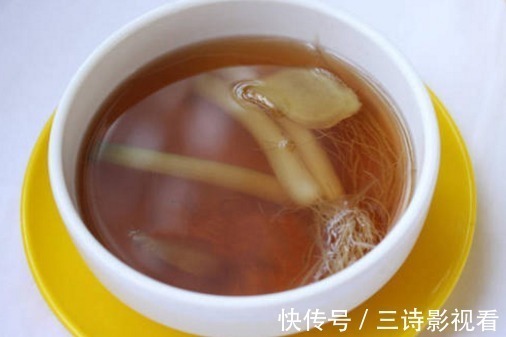 姜汁|六旬老太每天一碗生姜水,皮肤宛如30岁,路人都追问原因