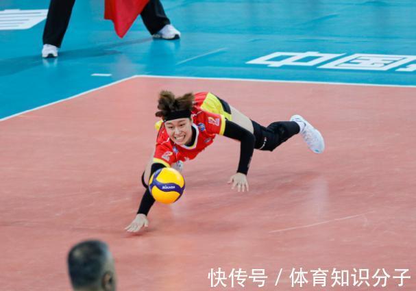 拉尔森|上海女排3-0取胜不足喜，全队一传出现波动，拉尔森下滑严重