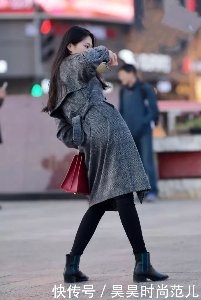时尚|秋冬休闲通勤风穿搭,气质羊毛呢大衣+短靴搭配,优雅时尚有魅力