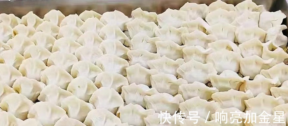 冬天饺子最爱这个馅,比韭菜香多了,一口一个吃不停嘴,特解馋!