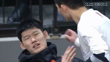 深圳队|34分惨败!邱彪不满队员的表现!国手们嬉闹,胡金秋被迫妥协