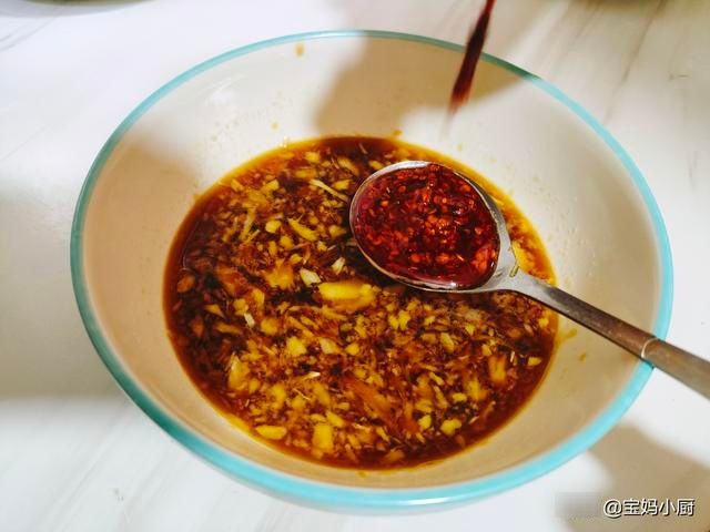 豆腐新做法,多一步变成了吃不起的样子,调个汁一拌,入口贼香