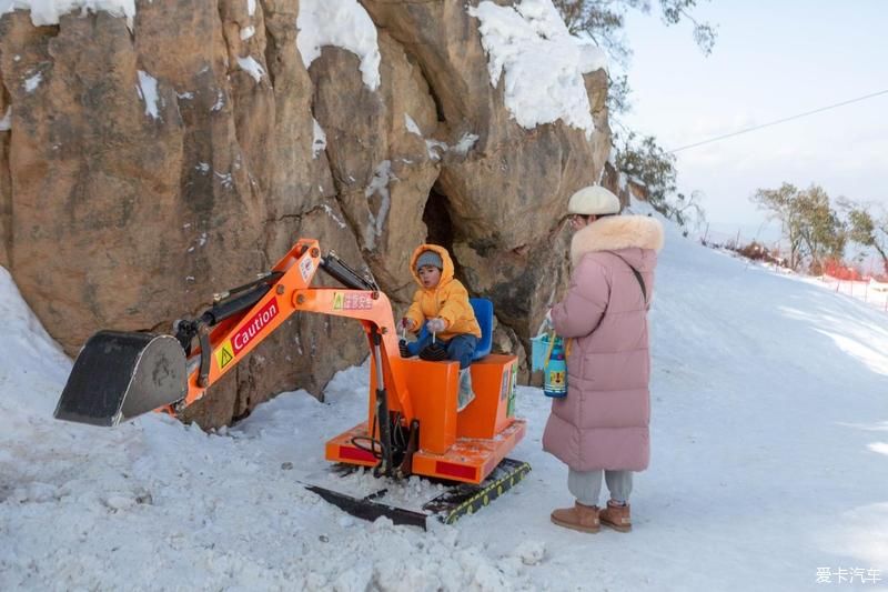 九皇山雪地里撒欢