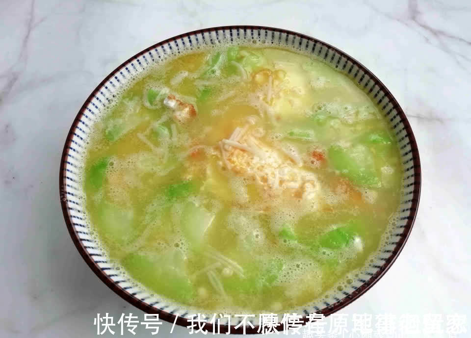 午餐只有4菜1汤,发朋友圈却人人羡慕,网友:嫁对老公了,真幸福