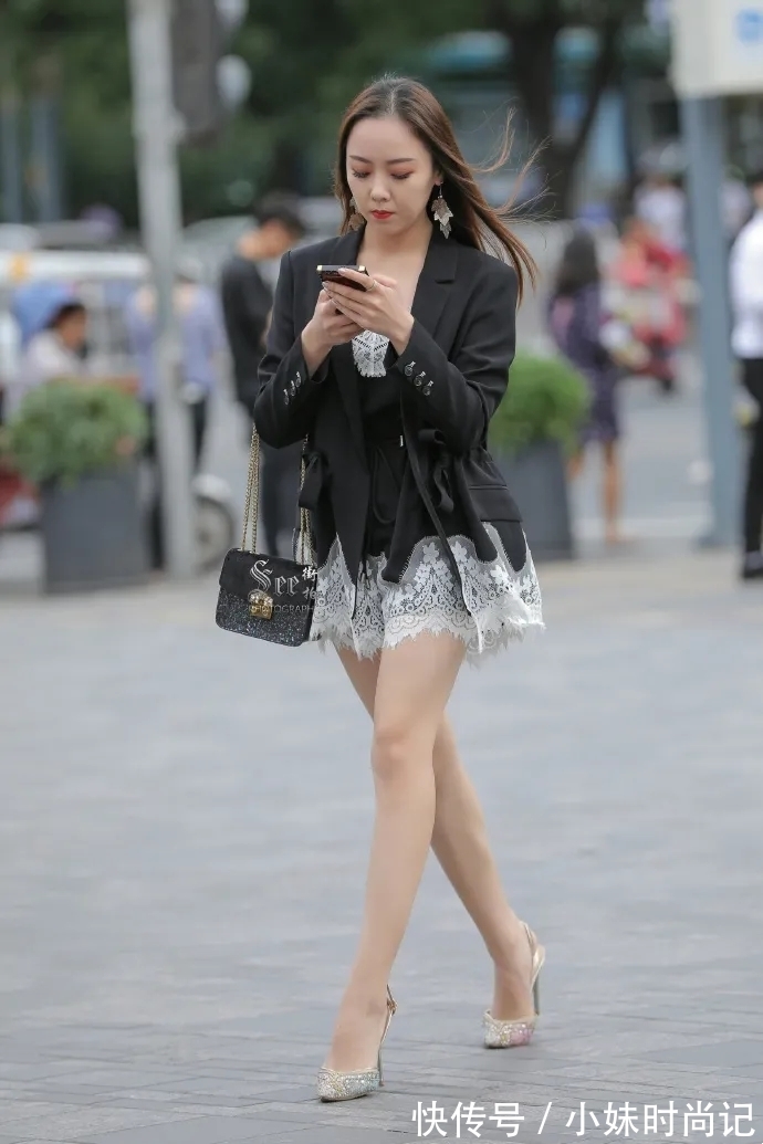 女生|时尚好看的连衣裙,搭配精致有型高跟鞋,温柔甜美又青春