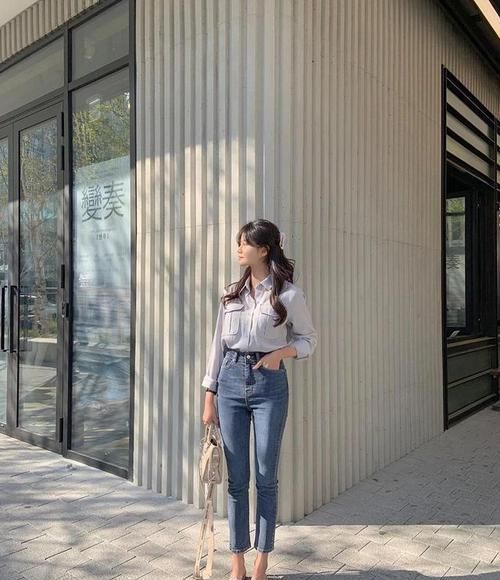 条格、印花工装衬衫太花哨,不如穿件霜色工装衬衫,简约低调时髦