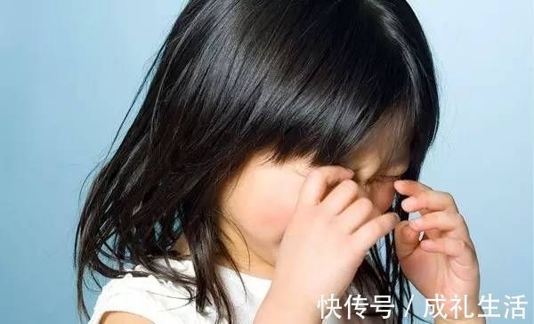 发脾气|孩子发脾气时,父母这样安慰,更容易培养出“高情商”孩子