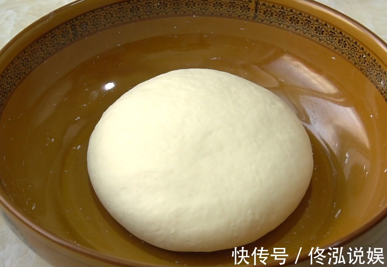 胡萝卜这种吃法真过瘾，卷一卷切一切，层层裹着馅料，比包子还香