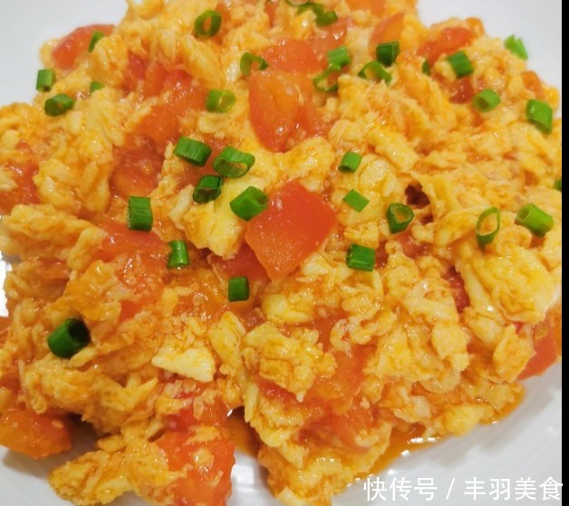 西红柿炒鸡蛋,先炒鸡蛋,还是先炒西红柿,大厨这样做才正确!
