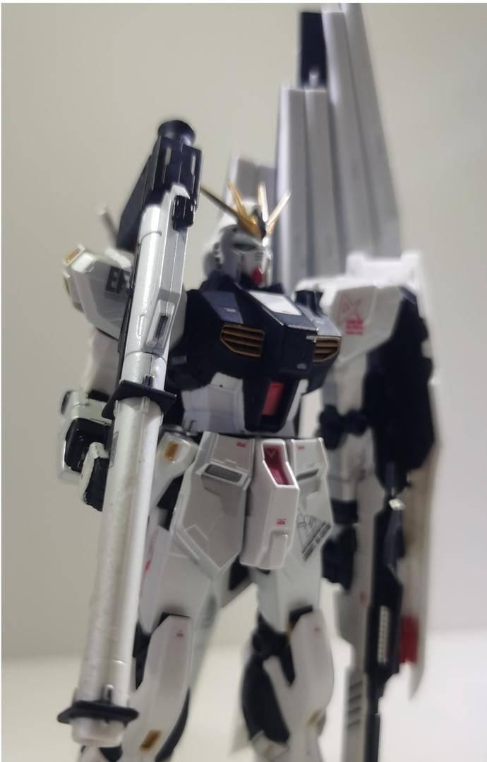 奇迹|[藏品展示] 小比例的奇迹，万代hcmpro和emia牛高达和沙扎比