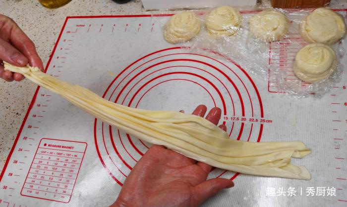 烙饼时，有人抹油，有人烫面，老面点师傅：都不对，教你正确做法