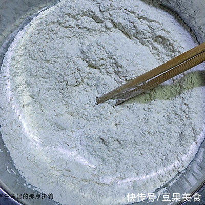 秘?正宗的老北京麻酱烧饼