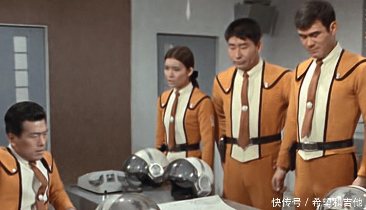 美女|早田进与美女的约会被怪兽打断，怪兽出现的真不是时候！