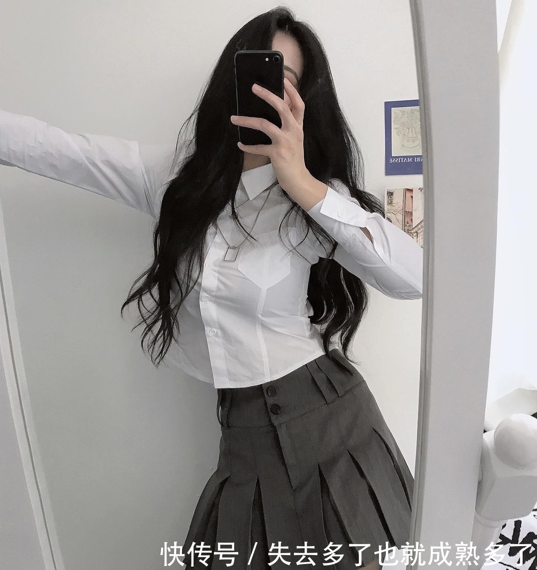 衬衫|衬衫还在搭配西装裤?今夏流行衬衫配短裙,轻松美出新高度