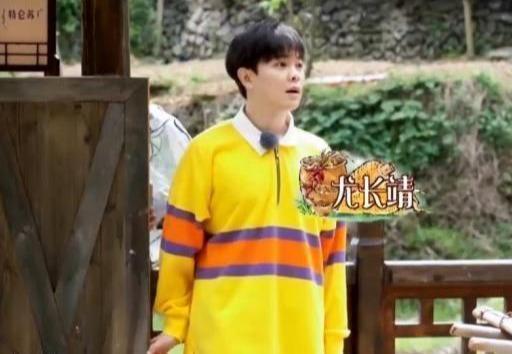 节目被硬塞7个小鲜肉,黄磊当众甩脸,何炅尴尬不敢吭声