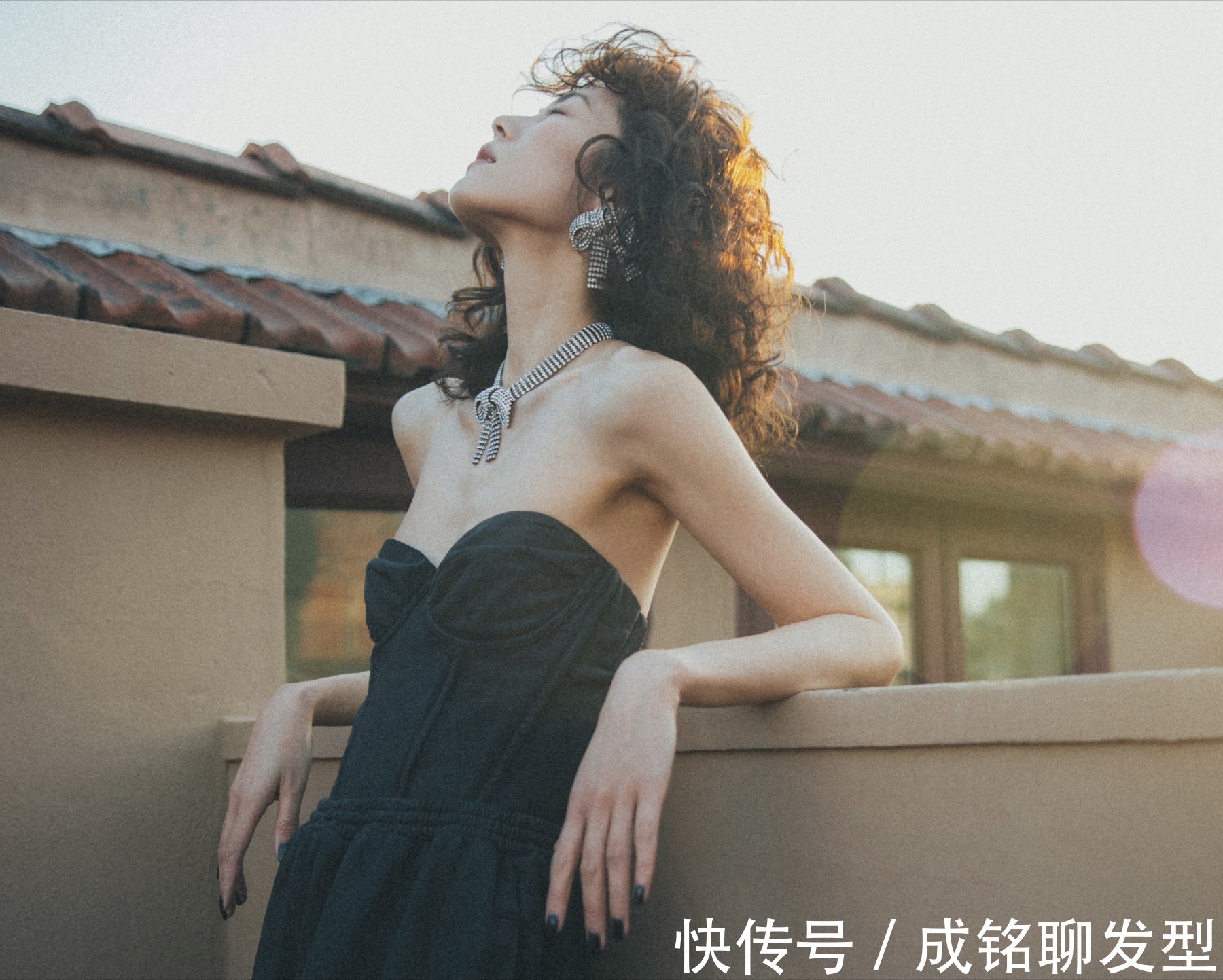 时髦 羊毛卷发型太火,超模刘雯都上头!洋气时髦小脸,但这三种人慎入