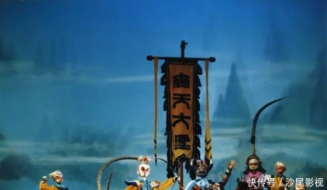古典名著改编《大闹天宫》以玄妙的木偶特技和孩子们度过美好时光