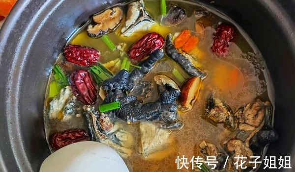 鸡汤|不管是炖土鸡还是炖乌鸡,牢记“2放3不放”,鸡汤鲜美不腻更好喝!