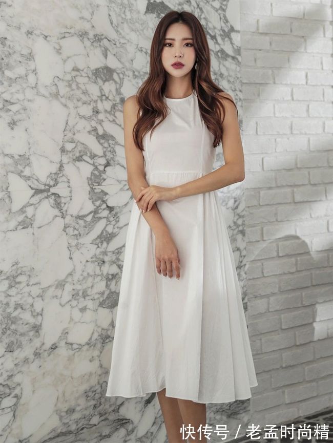 版型|白色连衣裙简单的设计,穿上后瞬间设计感十足,也十分减龄