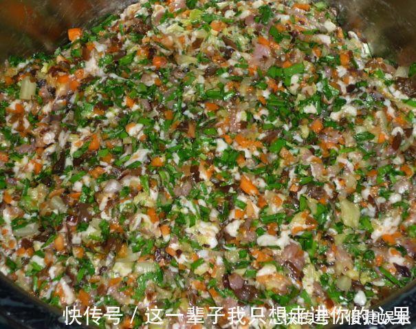 饺子馆老板不小心说漏嘴饺子馅加勺它，汤汁很浓郁，味道好千倍