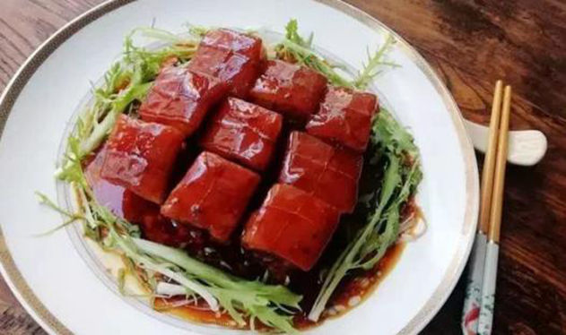 美食精选:东坡肉,凉拌金针菇,牙签牛肉,五花肉香煎豆腐煲的做法