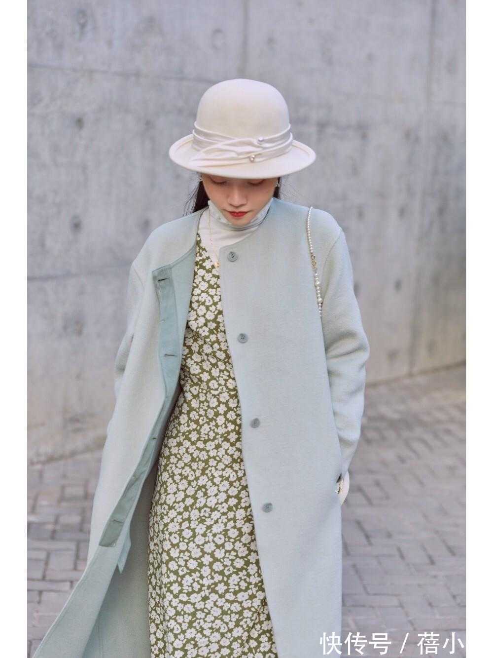 搭配|秋冬大衣建议少穿黑白灰,试试这2种“高级色”,时髦又显气质