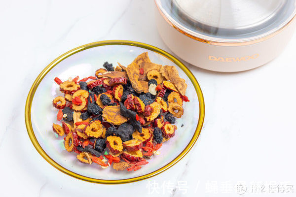 养生茶|人到中年不由己,保温杯里泡枸杞!秋季养生实用工具,大宇养生壶使用体验