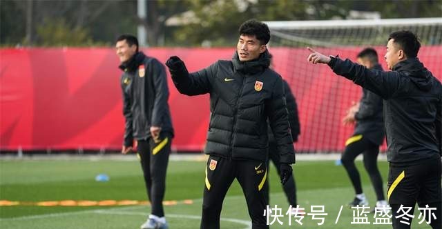 国足教练组|国足主帅交给郑智一项新任务,这也许将为他未来成为国足主帅铺路!