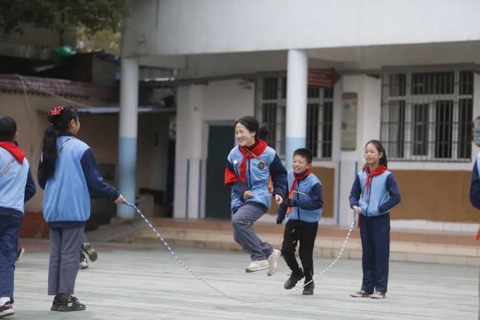 花样跳绳|【部门动态】我区积极落实“双减”政策 引导孩子健康成长