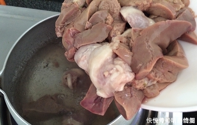 清洗干净|鸡身一重要部位,给牛肉都不换,每到秋冬多吃些,不用去医院