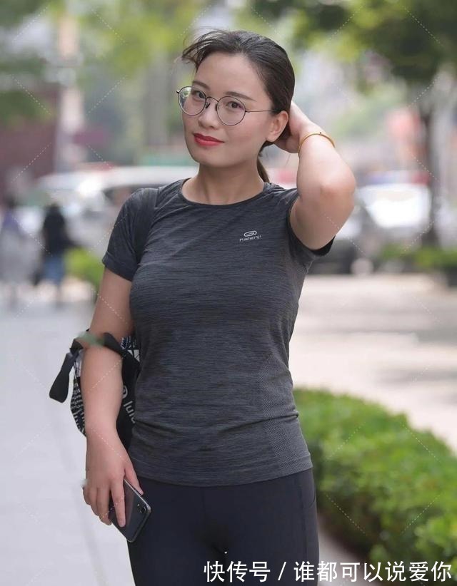 格纹 洋气甜美的瑜伽裤穿搭更显潮流气质,清爽优雅一步到位,婀娜多姿!