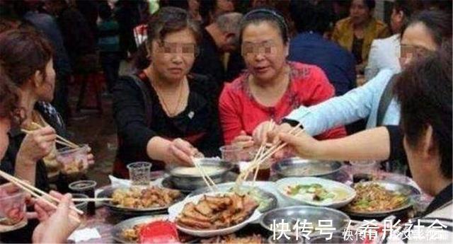 孩子|长大后有出息的孩子,吃饭时大多遵守3个“规矩”,教养骗不了人