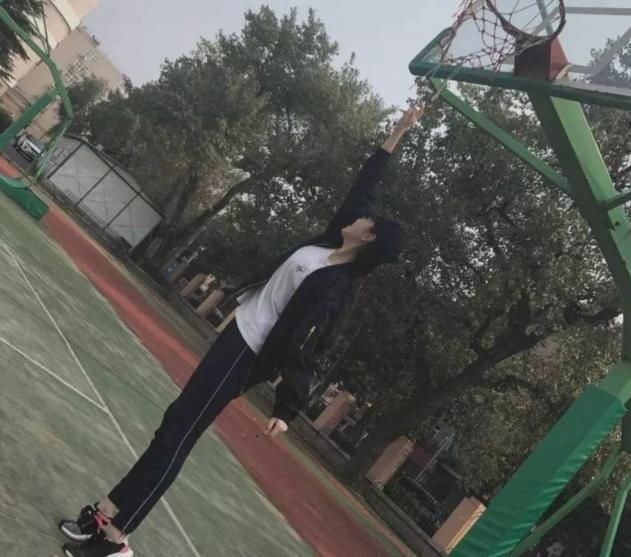 冲刺|身高还未正式发育的女生,身上才有的3特征,早晚冲刺175cm