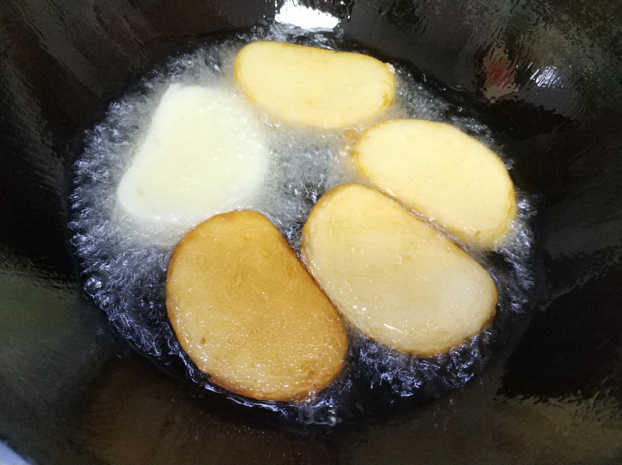 玉米淀粉|炸馒头片直接炸还是蘸清水?都不对!这样做外酥里软不吸油