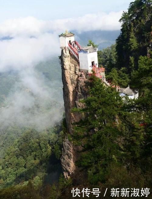 屹立|最险峻道观！建在1665米悬崖上，靠４根石条屹立500年不倒