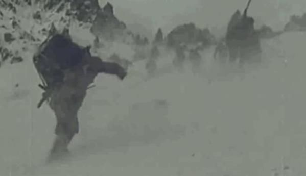 中央红军如何翻越“飞鸟难渡”的大雪山？美术经典给出答案