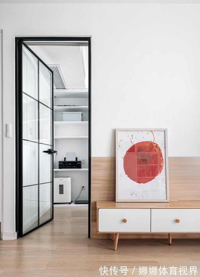 柜子|不走寻常路，把沙发墙加厚，全屋装满柜子，90㎡住着比大宅舒坦