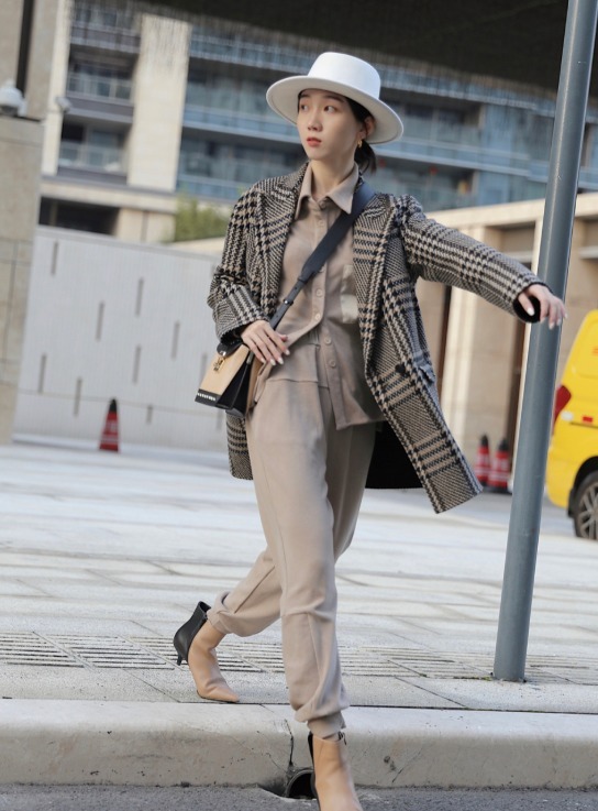 棕色|腿不够长又怎样?穿上这4双鞋子就够了,让你拥有好身材和大长腿