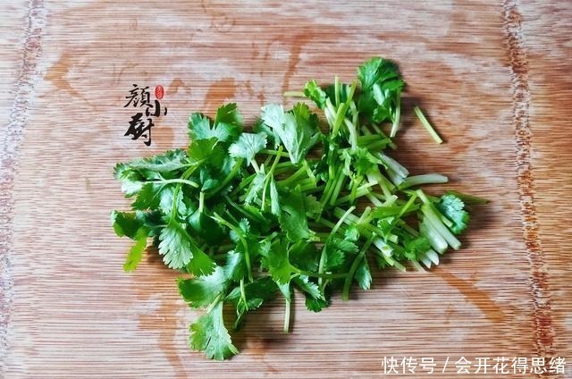 凉拌黄瓜|此菜每周吃一次，相当于给肠胃做一次大扫除，清肠刮油，好吃不贵