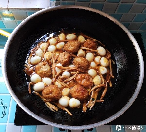 黄花菜|苦夏没胃口，这一道菜可常吃，营养丰富易消化，焖一焖上桌可香了