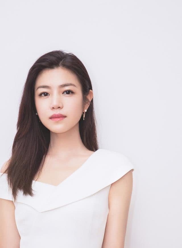 健身 陈妍希努力健身,再坚持不懈的努力后,获得了自己满意的收获