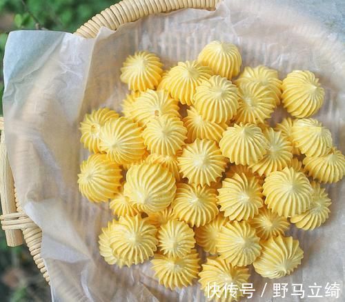 真的是高颜值的美味了,材料也是极其简单的,吃起来奶香味也是蛮足的