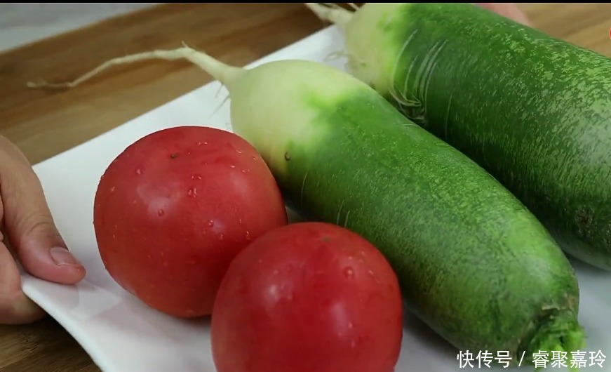 分享一道营养美味的汤菜,我家经常做来吃,老人小孩都爱喝