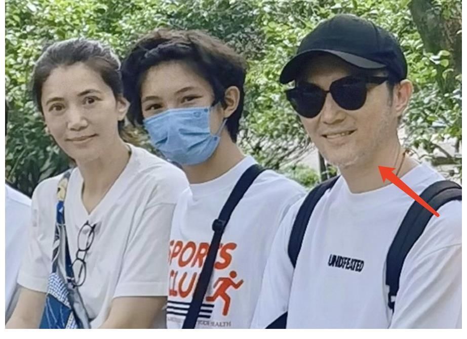 张智霖称录完《哥哥》就退圈,袁咏仪在线辟谣:不用理他,想多了