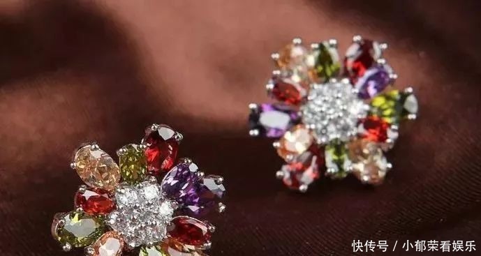 不同年纪的女人,应该佩戴怎样的珠宝