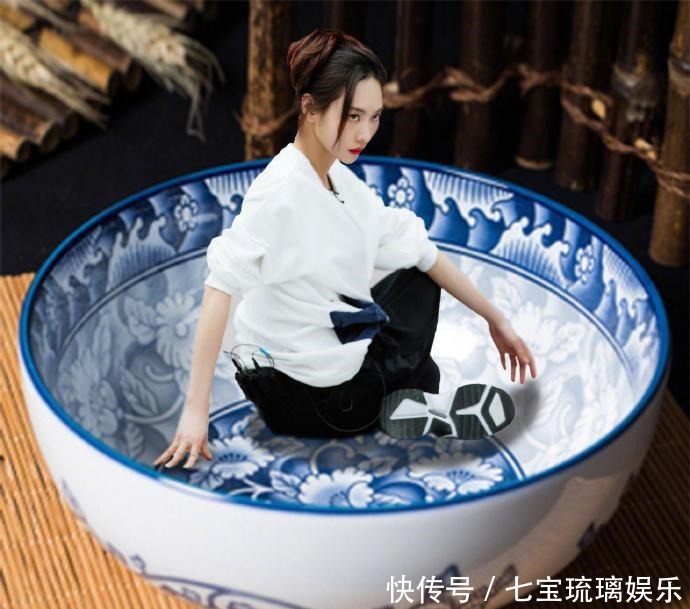 整个内娱都在给那英打call,肖战、沈腾、黄渤文案各具特色