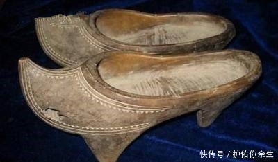 别以为高跟鞋是现代才有的,古时候的女子早就享用过了!