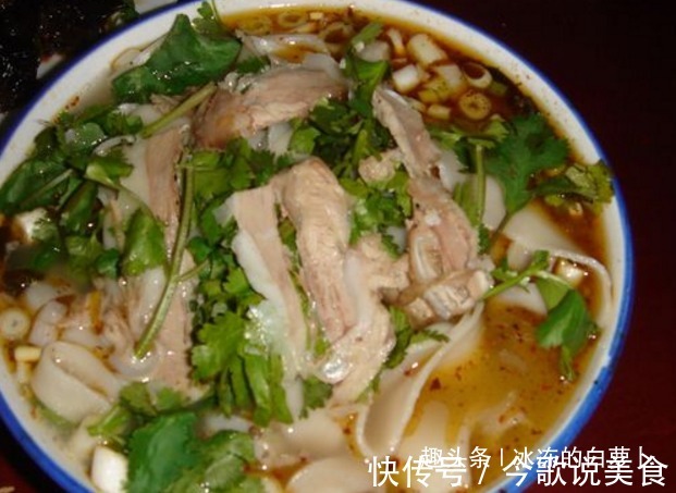 三位阿姨来应聘,一人做一种面条,公公看后直接录用最后一位