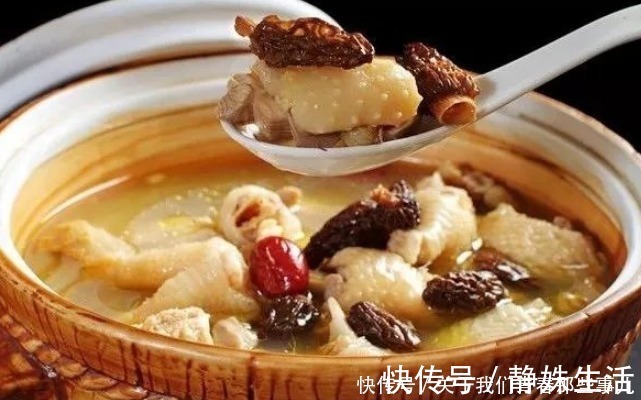 血水|炖鸡汤,别用冷水焯水,教你3个技巧,肉嫩滑汤鲜香,不腥也不柴