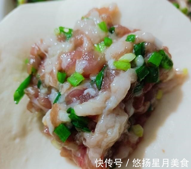 肉馅|大肉包子，暄软鲜香，一口气吃了三个！